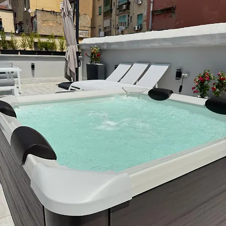 Palazzo Valentino Neapel