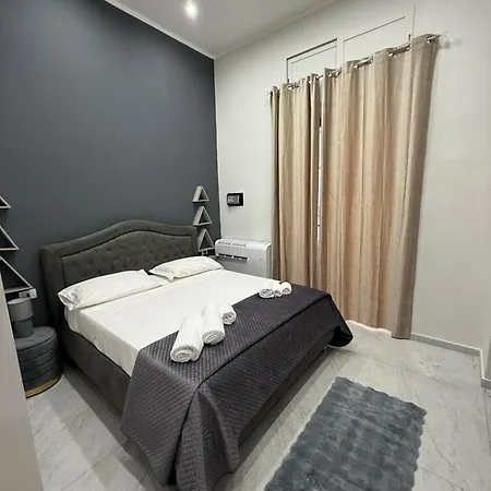 Palazzo Valentino 4* Naples