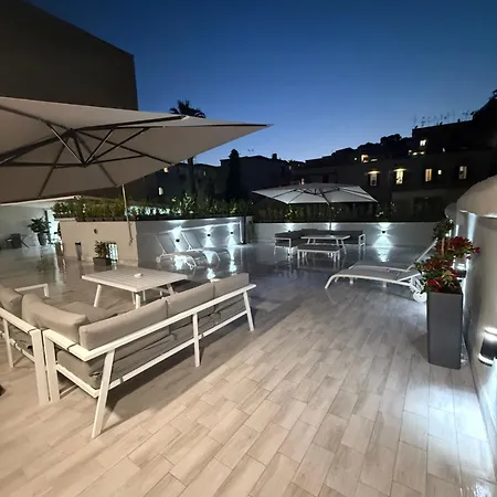 Palazzo Valentino 4* Naples