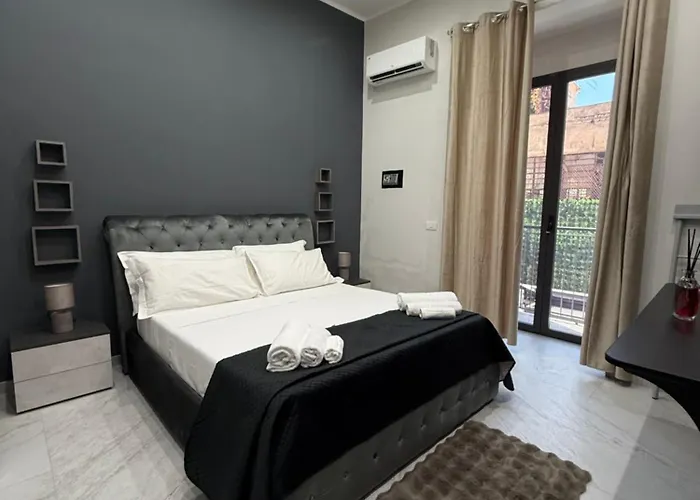 Palazzo Valentino 4* Νάπολη